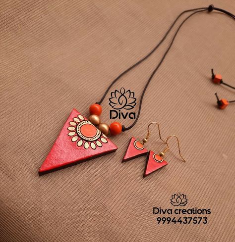 Terracotta Earrings Design, Handmade Clay Jewelry Indian, Terracotta Jewellery Designs Handmade, Terracotta Jewellery Making, Wood Jewelry Diy, Terracotta Jewellery Designs, Diy Earrings Easy, Terracotta Earrings, Diy Fabric Jewellery