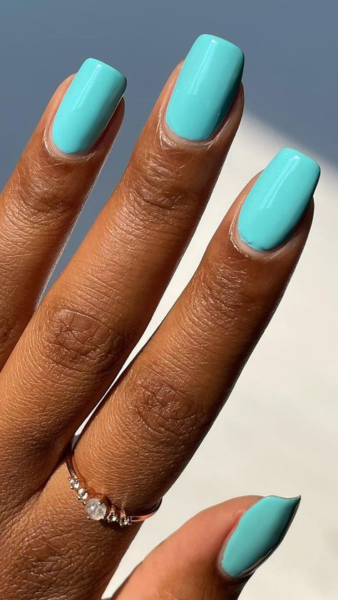 Tiffany Color Nails, Blue Nail Polish Ideas, Tiffany Blue Gel Nails, Tiffany Blue Dip Nails, Dnd Tiffany Blue Gel Polish, Tiffany Blue Nails Design, Tiffany Nail Color, Blue Nails Black Women, Tiffany And Co Inspired Nails