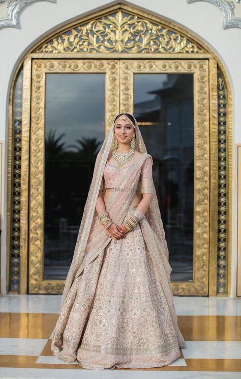 Blush Pink Indian Wedding Dress, Lehenga Designs For Day Wedding, Pink Shaadi Lehenga, Light Pink Wedding Lengha, Champagne Wedding Lehenga, Pastel Lehenga Wedding Bride, Pastel Wedding Lehenga Bridal, Ivory Wedding Lehenga, Modern Indian Bride Outfits