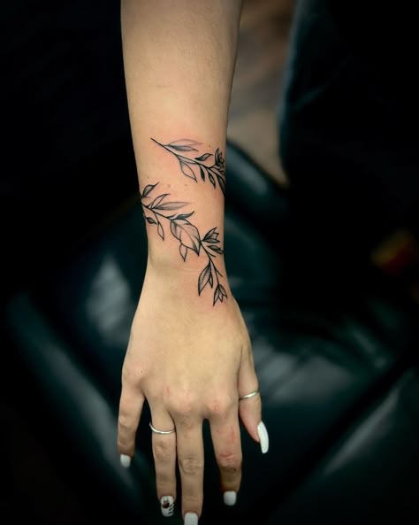 Vines With Names Tattoo, Vine With Birds Tattoo, Geometric Vine Tattoo, Thigh Vine Tattoos For Women, Lotus Vine Tattoo, Abide Tattoo Vines, Vine Tattoo Placement, Jasmine Vine Tattoo, Vine Thigh Tattoo