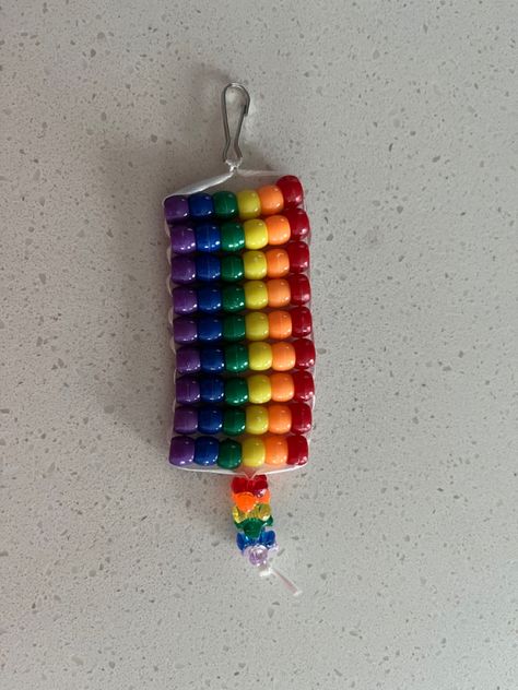 Perler Bead Pride Flag, Pride Flag Bracelet Pattern, Lgbtq Beaded Jewelry, Pride Flag Bracelet, Keychains Ideas, Pride Flag Keychain, Beads Keychain, Bi Flag, Pony Bead Projects