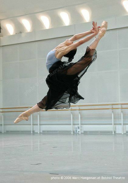 Dancer Goals, Ballet Leap, Dance Aesthetics, Dancer Aesthetic, Natalia Osipova, Human Expression, Bolshoi Theatre, Dance Forever, Dance Stuff