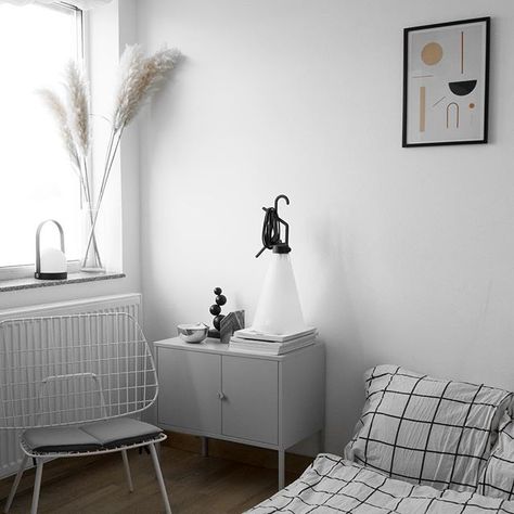 Ikea Lixhult, Scandinavian Interior Bedroom, Interior Design Living Room Warm, Minimalistic Room, Interior Design Living Room Modern, Minimalist Dekor, Ikea Design, Nippon Paint, Phone Store