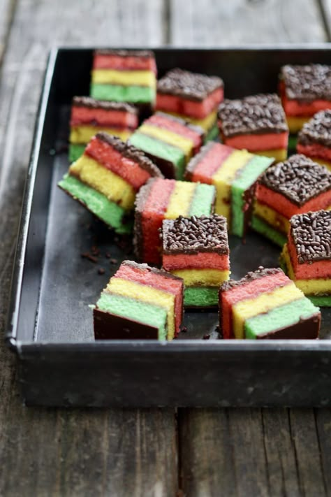 Rainbow Italian Cookies, Italian Rainbow Cake, Italian Cake Cookies, Rainbow Cookie Recipe, Rainbow Cookies Italian, Italian Rainbow Cookies Recipe, Italian Rainbow Cake Recipe, Rainbow Cookies Recipe, Italian Rainbow Cookies