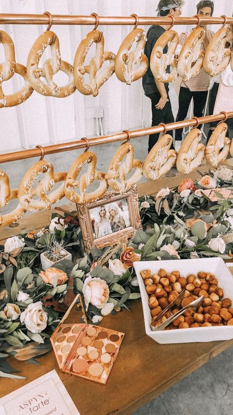 Soft pretzels Wedding Late Night Snacks, Beer Garden Wedding, Wedding Reception Snacks, Wedding Pretzels, Pretzel Bar, Pretzel Bars, Wedding Snacks, Bridal Shower Food, Boho Party