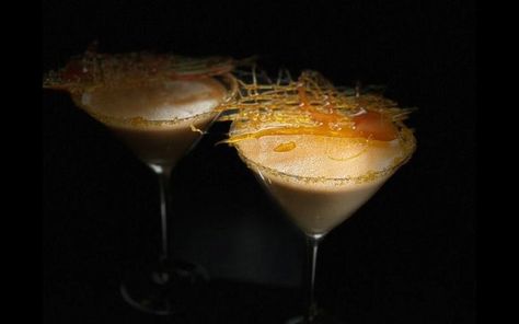 Caramel Garnish, Custard Sauce, Vodka Cocktails Recipes, Martini Recipe, Tequila Drinks, Vanilla Vodka, Martini Recipes, Vanilla Custard, Ice Water