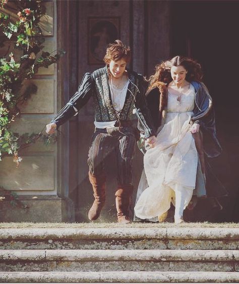 Romeo and Juliet, 2013 Lol Miley Cyrus, Romeo Und Julia, Douglas Booth, Romantic Dream, Star Crossed Lovers, Hailee Steinfeld, Fantasy Aesthetic, Lorde, Story Inspiration