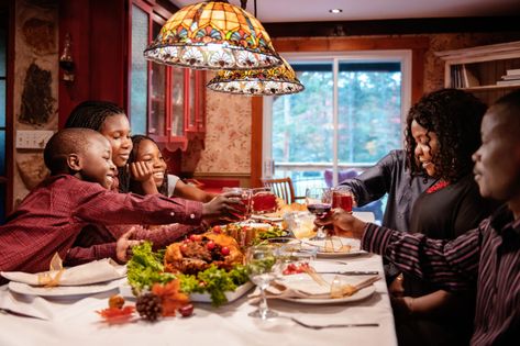 10 family Thanksgiving traditions you can start this year Black Family Gathering, Black Family Thanksgiving, Individual Thanksgiving Desserts, Thanksgiving Dessert Ideas, Thanksgiving Traditions Family, Dinner Photography, Thanksgiving Dessert Recipes, Maple Leaf Cookies, Thanksgiving Games For Kids