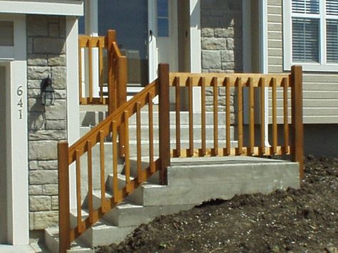 Diy Porch Railing, Porch Railing Diy, Wooden Banister, Cedar Railing, Handrail Outdoor, Wood Porch Railings, Front Porch Railing Ideas, Porch Railing Ideas, Porch Balusters