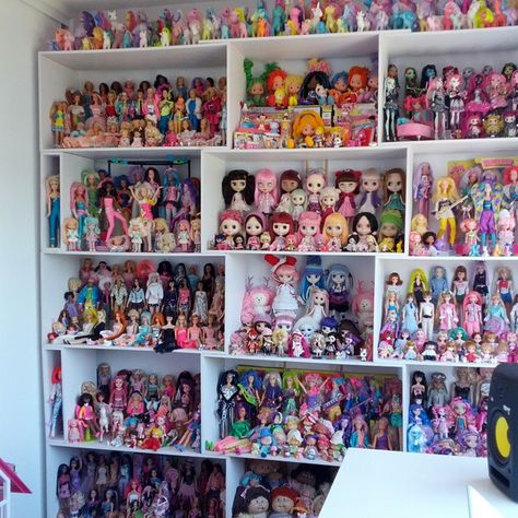 Ceiling Shelf, Toy Collection Display, Journey Girl Dolls, Doll Museum, Kawaii Bedroom, Barbie Room, Otaku Room, Kids Room Furniture, Kids Room Organization