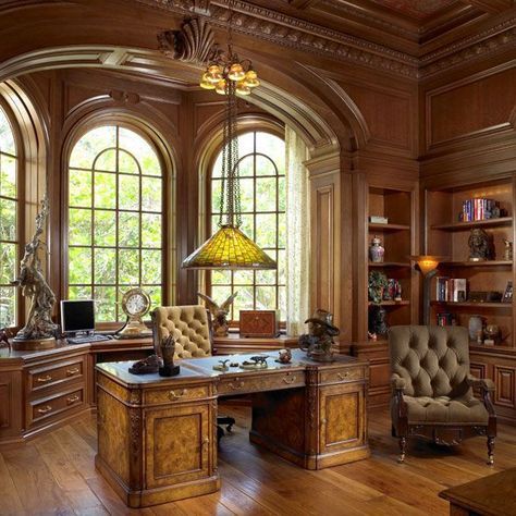 Pinterest https://tr.pinterest.com/pin/663084745116080749/ Tudor Office, Dnd Room, Castle Courtyard, House Reference, Elegant Home Office, Living Classic, Nice House, Dream Library, Study Decor