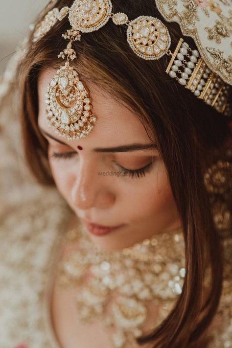 Wedding Jewelry Sets Bridal Jewellery, Celebrity Bride, Matha Patti, Indian Wedding Jewelry Sets, Bridal Jewels, Bridal Hair Buns, Fancy Jewellery Designs, Headpiece Jewelry, Indian Jewellery Design Earrings