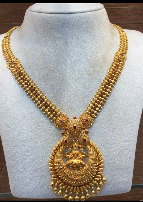 Hara Designs Gold, Bride Jewelry Gold, 40grams Gold Haram, Gold Sets Jewelry Indian Design, Gold Antique Jewellery, Pretty Gold Necklaces, Indian Gold Necklace Designs, Haram Designs, Gold Haram