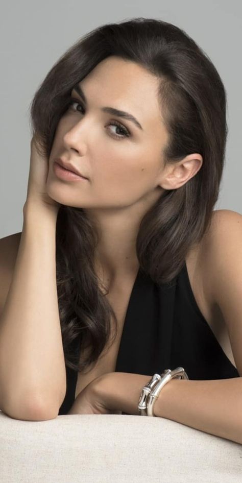 Gal Gadot Gal Gabot, Gal Gardot, Gal Gadot Wonder Woman, Gal Gadot, Beauty Face, Pretty Face, Woman Face, Beauty Women, A Woman