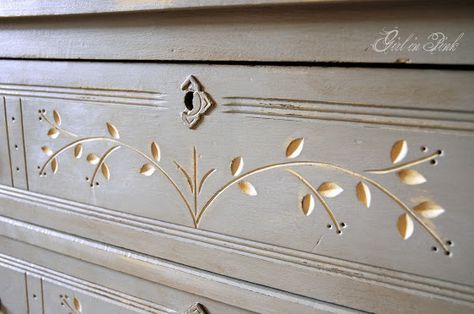 Detail of Eastlake dresser refinished with Annie Sloan Chalk Paint by Amanda at "One Girl In Pink" blog. Base coat in Cream, Top Coat in Paris Gray. Details touched up in Cream. Finished with clear wax and dark wax. Eastlake Dresser, Eastlake Furniture, Dresser Refinish, Dresser Redo, Fantasy Furniture, Diy Nightstand, Floral Upholstery, Furniture Update, Diy Furniture Renovation