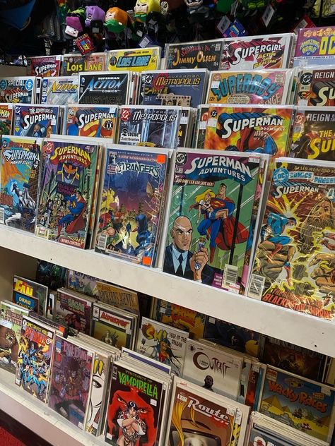 Comic Book Astetic, Reading Comics Aesthetic, Comic Book Store Aesthetic, Comic Con Aesthetic, When Gracie Met The Grump, Comic Book Aesthetic, Geek Aesthetic, Jimmy Olsen, Miguel Diaz