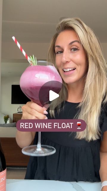 Nicolle Love | Cheese, Wine, Recipes & Dinner Parties on Instagram: "RED WINE FLOAT 🍷

A simple combination that just WORKS🍷🍨 this cocktail has just the right amount of sweetness and fizz! 

Think a root beer float but a boozy adult version 😍 this is the perfect drink to finish off summer with and bring into fall and hosting season 🍂🍷

What you’ll need:

🍷 Light bodied fruity red wine (I used @avaline Lambrusco- a sparkling red wine)
🍷 Vanilla ice cream 
🍷 Sparkling water (optional) 

If you’re looking for it to be more fizzy definitely add sparkling water! It gives it that beautiful fizzy float feel!

SAVE so you can recreate and enjoy this with a wine lover 🍷🍨

#cocktails #entertainingathome #dinnerparty #winelover #wine #winetime #happyhour #fallcocktail" Wine Float, Bartending 101, Sparkling Red Wine, Cheese Wine, Beer Float, Root Beer Float, Fall Cocktails, Wine Time, Wine Lover