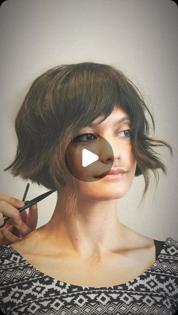 Cut Fringe Bangs, Shaggy Short Bob, Bobbed Hairstyles With Fringe, Creative Haircuts, Short Hair Fringe, Shaggy Hair, Fringe Bangs, More Confidence, Bob With Bangs