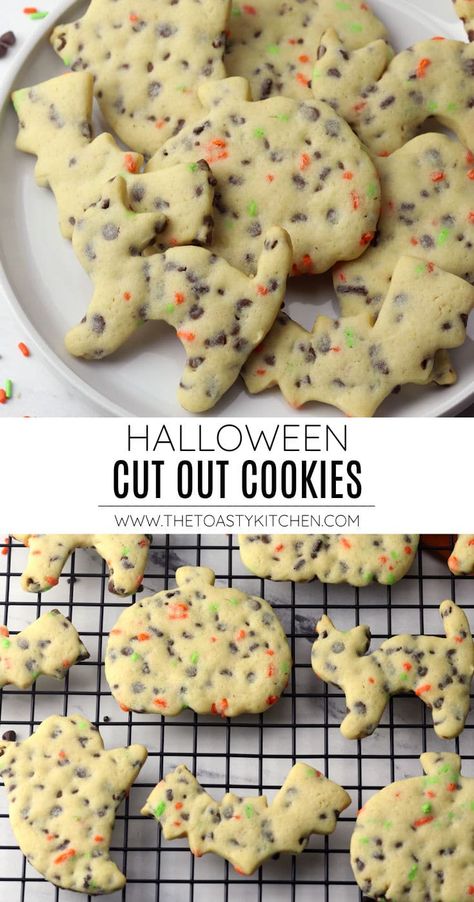 Halloween Cut Out Cookies, Cut Out Cookies Recipe, Homemade Halloween Cookies, Halloween Chocolate Chip Cookies, Easy Halloween Cookies Recipes, Spooky Cookies, Kitchen Halloween, Easy Halloween Cookies, Pastries Recipes