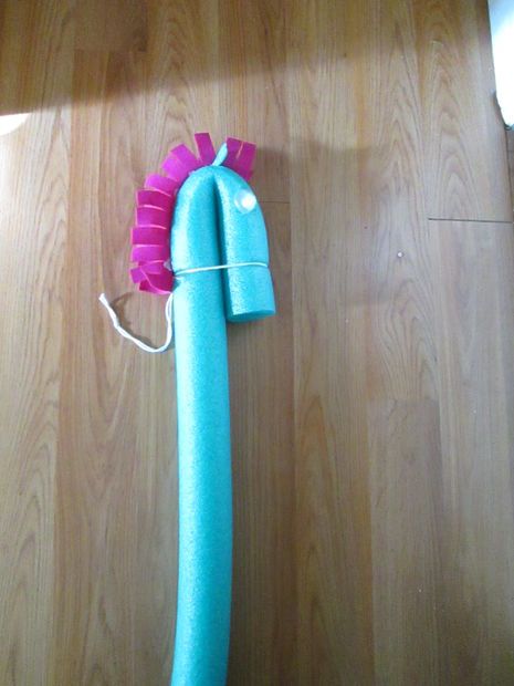 Horse Pool, Kentucky Derby Party Favors, Pool Noodle Horse, Kentucky Derby Party Decorations, Derby Party Decorations, Ky Derby, Yarn Hanging, Stick Horses, Pool Noodle