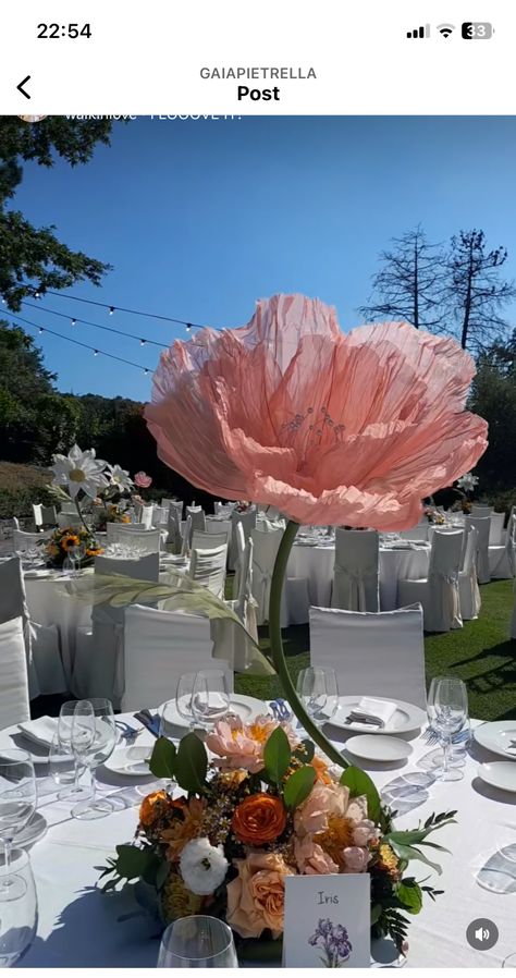 Oversized Flower Centerpiece, Big Flower Wedding Decor, Giant Flower Centerpiece, Giant Flowers Wedding Decoration, Big Crepe Paper Flowers, Giant Flowers Backdrop, Large Organza Flowers, Fancy Centerpieces, Giant Flowers Wedding