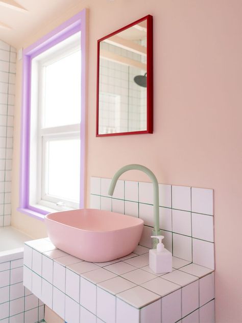 Retro Modern Bathroom Ideas, Pink Sinks, Pink Sink, Purple Cabinets, Pastel Bathroom, Ensuite Ideas, Ladies Bathroom, Kids Bathrooms, Casa Vintage