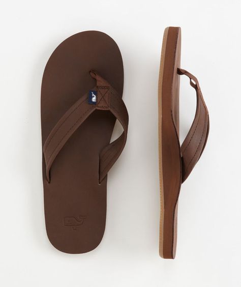 Camping Fashion Women, Camping Fashion, Flip Flops For Men, Preppy Mens Fashion, Camping Style, Beach Flip Flops, Leather Flip Flops, Flip Flop Shoes, Perfect Shoes