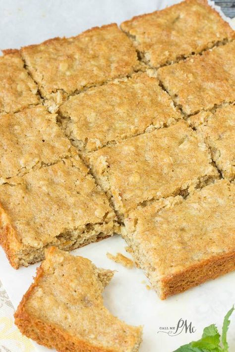 Peanut Butter Oatmeal Breakfast, Breakfast Bar Recipe, Glutenfri Baking, Breakfast Bars Recipe, Grab And Go Breakfast, Blondies Recipe, Peanut Butter Oatmeal, Homemade Peanut Butter, Bar Recipe