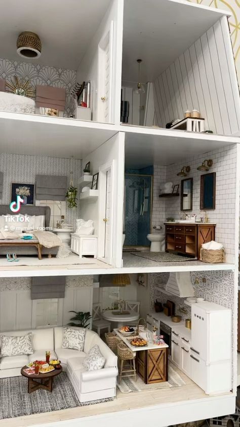 Diy Dollhouse Bedroom, Dollhouse Ideas Interiors, Big Doll House, Ikea Dollhouse, Dollhouse Decorating, Dollhouse Design, Dollhouse Diy, Dollhouse Bedroom, Doll Furniture Diy