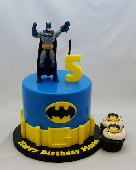 Batman Valentine, Superhero Birthday Party Decorations, Batman Cupcakes, Fireman Cake, Batman Birthday Cakes, Christening Cake Boy, 8th Birthday Cake, Cake Boy, My Little Pony Cake