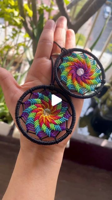 Dream Catcher Keychain, Ornamental Mandala, Dream Catcher Tutorial, Small Dream Catcher, Small Macrame, Macrame Christmas, Car Hangers, Dream Catcher Diy, Diy Accessory