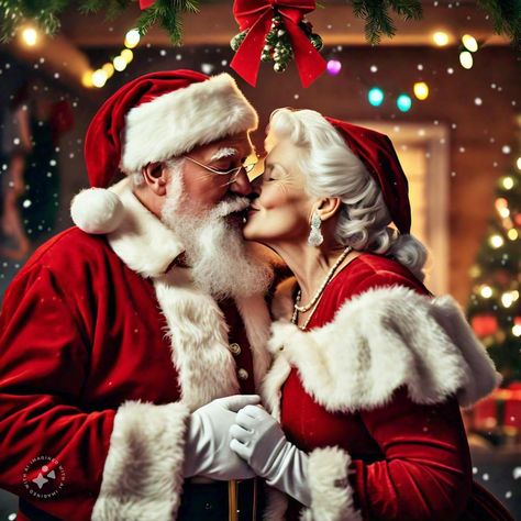 Mr And Mrs Claus Photoshoot, Santa And Mrs Clause Photoshoot, Santa Photoshoot Ideas, Xmas Couple Photos, Christmas Pic, Xmas Couple, Mrs Clause, Mini Ideas, Xmas Photos