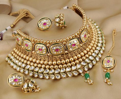 Meenakari Jewellery Necklaces, Meenakari Jewellery, Meenakari Necklace, French Roll, Kundan Jewellery Bridal, Kundan Jewellery Set, Roll Hairstyle, Bridal Jewellery Design, Jewelry Set Design