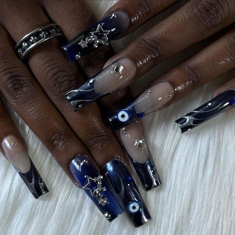 Nail Idea Y2k, Burgundy And Black Nails Acrylic, Long Gothic Nails, Nail Inspiration Grunge, Pretty Nail Ideas Acrylic Long, Dark Blue Y2k Nails, Blue Emo Nails, Emo Baddie Nails, Gothic Nails Square