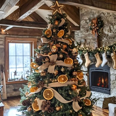 Celebrate Christmas with a country-inspired tree adorned with burlap, dried orange slices, and rustic stars. The design reflects the warmth of old-fashioned holiday traditions. Christmas Tree With Burlap, Old Fashioned Christmas Tree, Old Fashioned Christmas Decorations, Countryside Christmas, Old Fashion Christmas Tree, Vintage Christmas Trees, Burlap Christmas Tree, Dried Orange Slices, Contemporary Homes