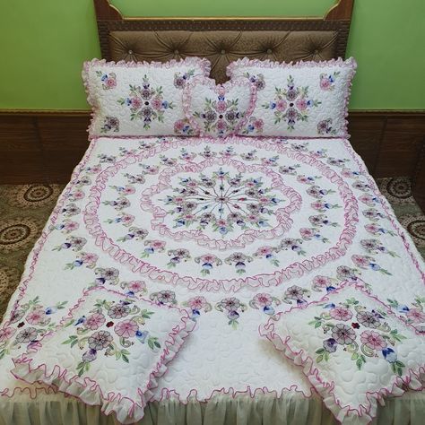 Latest Hand Embroidery Bedsheet Design Bedsheet Hand Embroidery Design, Hand Embroidery Bedsheet Designs, Embroidery Bedsheets Design, Cushion Cover Designs, Embroidery Fashion, Hand Embroidery Designs, Bed Sheets, Handmade Crochet, Crochet Tutorial