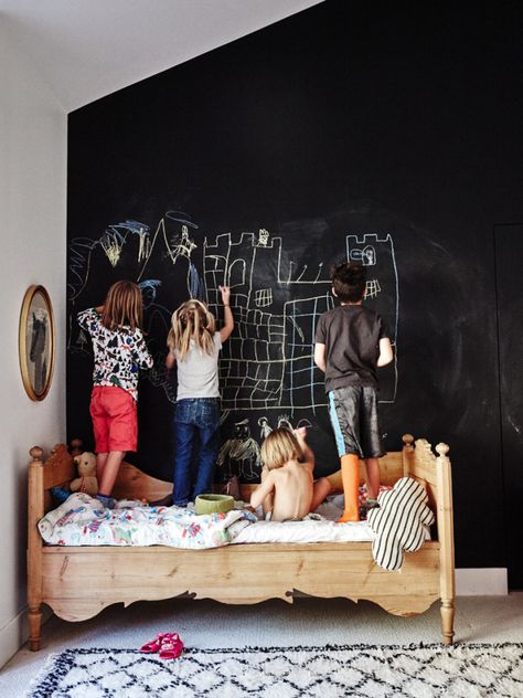 Chalkboard Paint Wall, Painting Above Bed, Chalkboard Wall, Kids Interior, Kids Room Design, Kid Spaces, Childrens Bedrooms, Kids' Room, Boy's Room