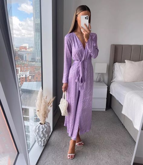 UNIQUE Lilac Jersey Mini Dress …, куриерумый на LTK Lilac Dress Outfit, Modest Party Outfit, Lawyer Outfits, Pastel Dress, Modest Fits, Italy Outfits, Event Outfit, Modest Clothing, Lilac Dress