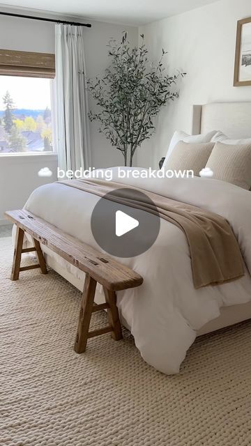 Kayla Clark on Instagram: "☁️ Bedding Breakdown ☁️

💬comment SHOP for links to all bedding items!
•
•
•
#bedding #beddingsets #beddingstyle #sheets #bedroomdecor #beddingdetails #bedroominspo #bedroom" Pillow Set Up On Bed, Brooklinen Bedding Ideas, Linen Bedding Styling Color Schemes, How To Style A Bed, Linen Bedding Styling, Bedding Set Ideas, Brooklinen Bedding, Bedsheets Ideas, Making Bed