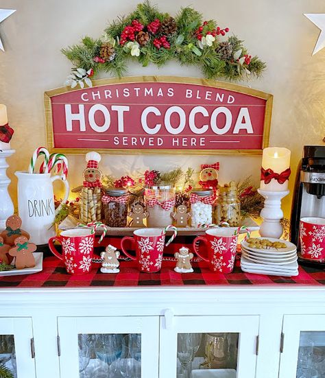 Dining Delight: Hot Cocoa Bar with Gingerbread Theme Kitchen Bar Christmas Decor, Gingerbread Kitchen Decorating Ideas, Gingerbread Themed Christmas Decor, Gingerbread Breakfast, Christmas Gingerbread Decor, Cocoa Bar Ideas, Hot Cocoa Bar Ideas, Christmas Hot Cocoa Bar, Hot Cocoa Bar Christmas