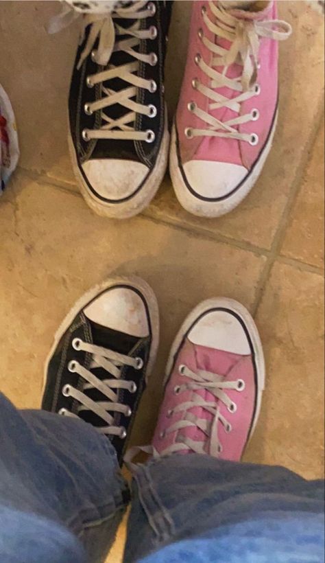 Mismatched Shoes Outfit, Pink Converse Aesthetic, Mismatch Shoes, Converse Aesthetic Outfit, The Upside Of Falling, Mismatched Shoes, High Top Converse Outfits, Converse Aesthetic, Couple Sneakers