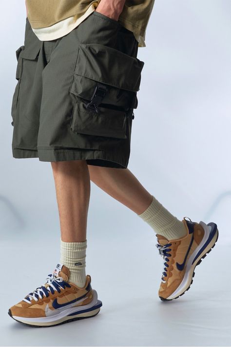 Cargo Shorts Men Outfits, Streetwear Fashion Shorts, Cargo Shorts Outfit, Man Shorts, Shorts Design, Techwear Fashion, Mens Shorts Outfits, Hype Clothing, Functional Clothing