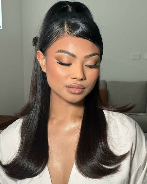 Flawless hair alert! 💫 Thank you @styling.by.mel for sharing this beauty Formal Hair Styles, Henna Day, Hairstyles Mid Length, Bratz Aesthetic Outfit, Hairstyles Sleek, Hairstyles For Long Straight Hair, Quinceanera Makeup, Bridesmaid Hairstyle, High Ponytail Hairstyles