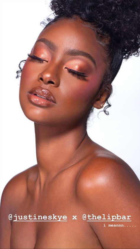 Mekap Mata, Makeup Black Women, Makeup For Black Skin, Brown Skin Makeup, Soft Glam Makeup, Smink Inspiration, Pelo Afro, Stunning Makeup, Nude Makeup