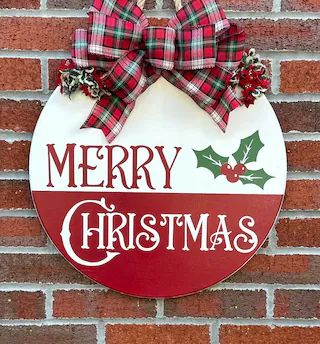 RemmyDesign - Etsy Holiday Circle Wood Signs, Chrismas Wreaths, Christmas Round Wood Signs, Christmas Doorhangers, Winter Door Decor, Circle Signs, Christmas Door Sign, Diy Christmas Door, Christmas Door Wreath