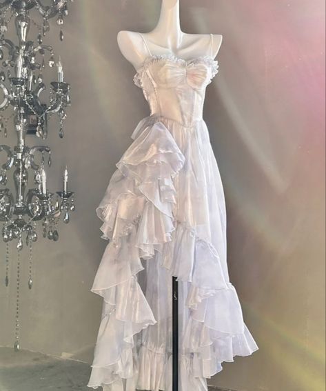 Detailed Prom Dress, White Dress Maxi, Flowy Ruffle Dress, Cottage Core Cottage, Maxi Dress Flowy, Feminine Clothing, Basque Waist, Prom Dress Inspo, White Ruffle Dress