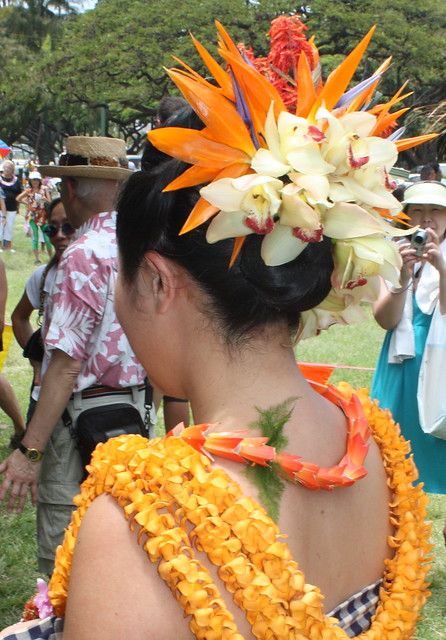 IMG_1892 | heeia98 | Flickr Hawaiian Flower Arrangements, Tahitian Costumes, Hawaiian Flower Hair, Ori Tahiti, Island Hair, Hawaiian Hairstyles, Polynesian Dance, Hawaiian Leis, Competition Hair