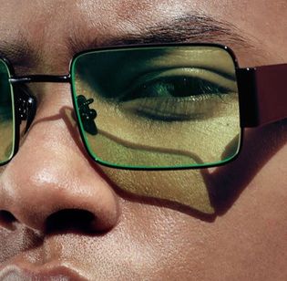 Sunglasses Editorial, Crocodile Eyes, Shady Lady, Piece Sign, New Kids On The Block, Studio Shoot, 인물 사진, Green Aesthetic, Photography Inspo