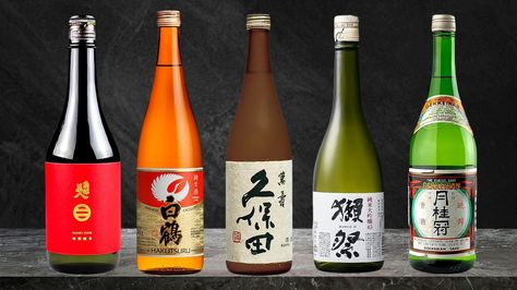 Are you dipping your toe into the sake world for the first time? Instead of taste-testing random bottles, why not select some top-rated sake brands? Yummy Alcoholic Drinks, Alcoholic Beverage, Sake Bottle, Wine Food Pairing, Symbiotic Relationships, Tasting Table, Wine Pairing, Taste Testing, Top Ten