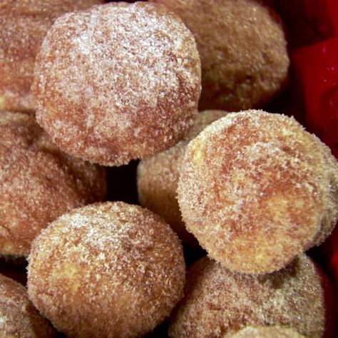 Breakfast Puffs, French Breakfast Puffs, Ree Drummond Recipes, Dessert Oreo, French Breakfast, Puff Recipe, Desserts Vegan, Pioneer Woman Recipes, Ree Drummond